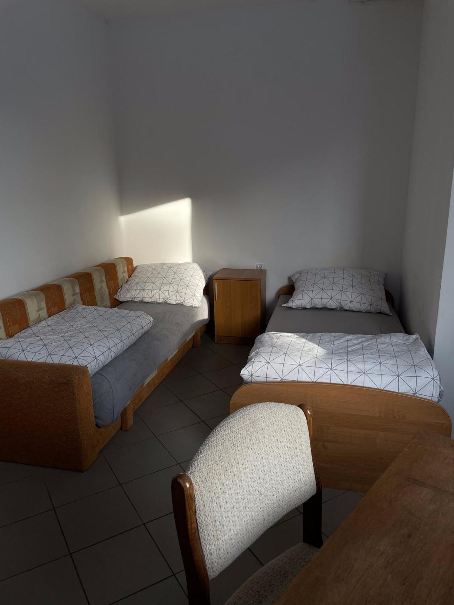 Noclegi Pracownicze Lazur Ciechanów Buitenkant foto